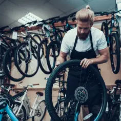 Jak dbać o rower, by uniknąć kosztownych napraw i cieszyć się jazdą
